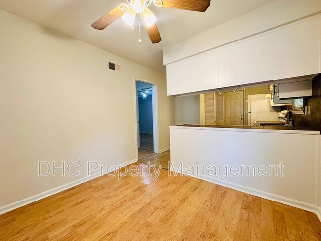 Building Photo - 1235 Kings Mountain Ct