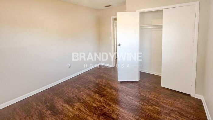 Building Photo - 2610 E Annie St