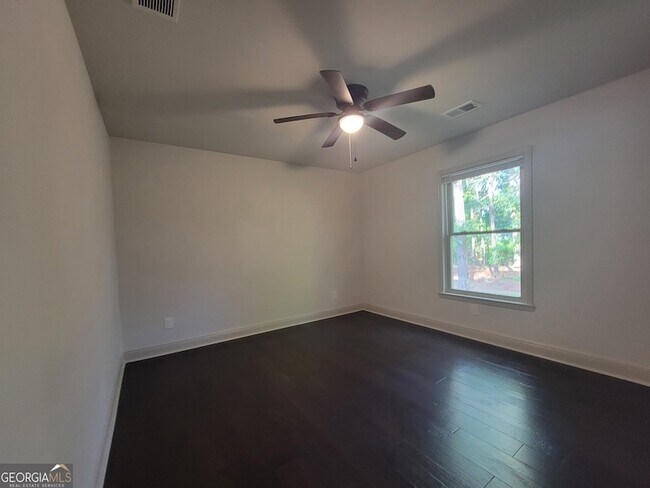 Building Photo - 403 Loblolly Ridge Rd