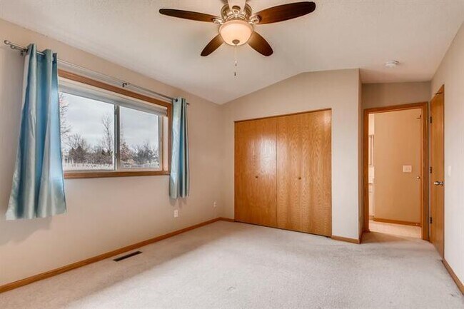 Building Photo - 2831 Carver Park Cir, Woodbury, MN, 55125