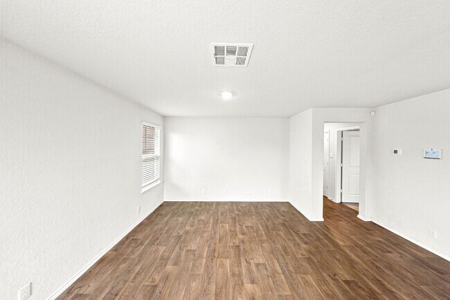 Building Photo - New Rental Alert! 2 Weeks Free Rent with 15 Month Lease