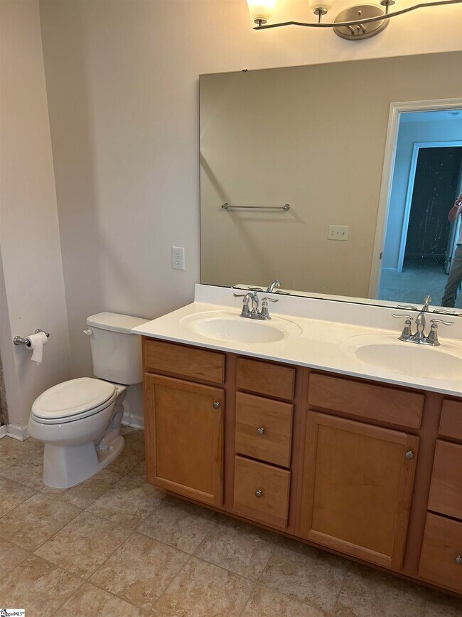 Building Photo - 129 Middleby Way