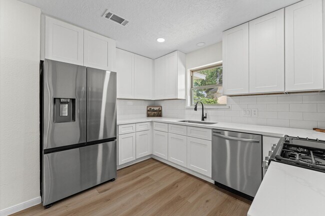 Building Photo - 2914 Riata Ln