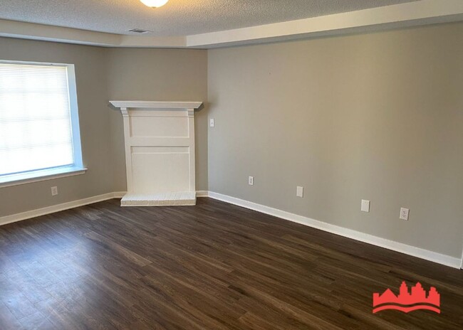 Building Photo - 7113 Tudor Ln