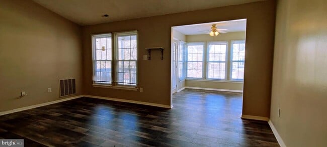 Building Photo - 902 Cedar Crest Ct