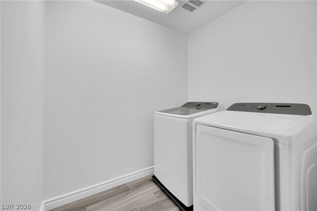 Building Photo - 11142 Romola St