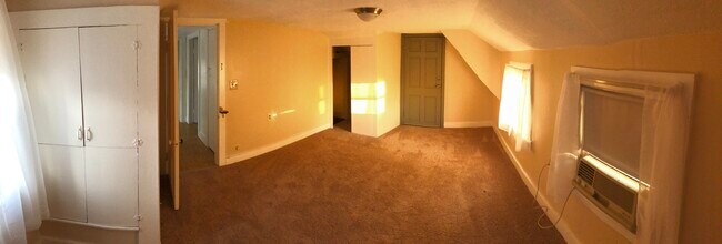 Master Bedroom (2nd Floor) - 88 Boynton Ave