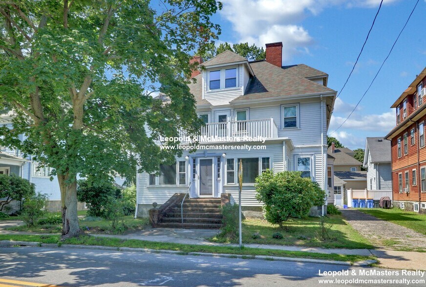 Building Photo - 288 Pleasant St