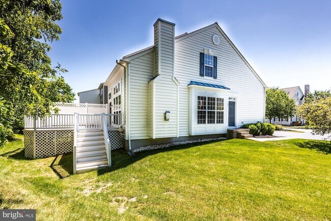 Building Photo - 684 Churchill Rd