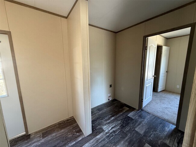 Building Photo - 37019 Gossamer Ln