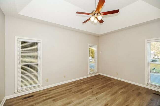 Building Photo - 719 Trailing Rock Dr