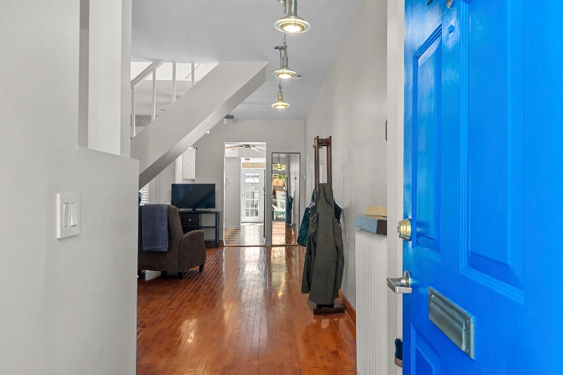 Building Photo - 1357 E St SE