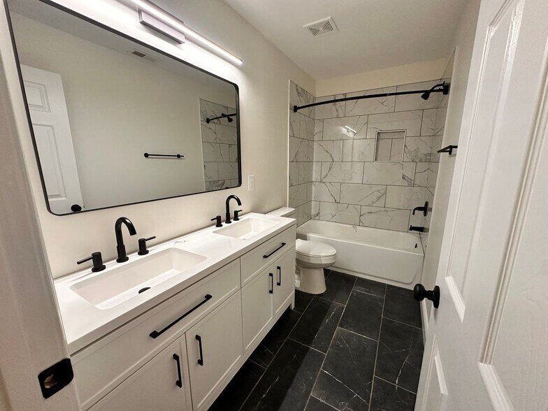Building Photo - 7845 Melcombe Way