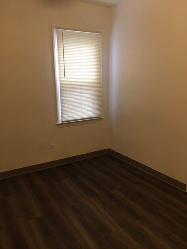 Building Photo - Remodeled Two bedroom Ranch $1150 per month