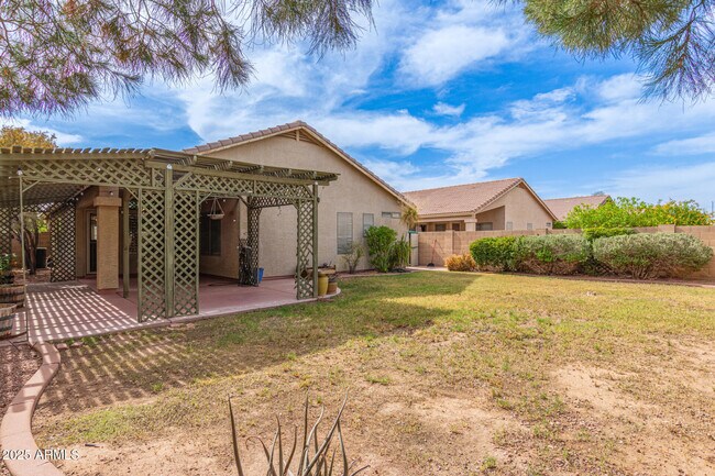 Building Photo - 13949 N 133rd Dr