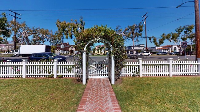 Building Photo - A Timeless Coronado Beach Cottage