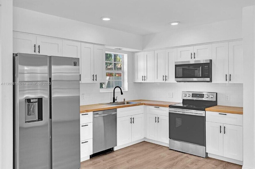 Building Photo - 1150 SW 46th Ave