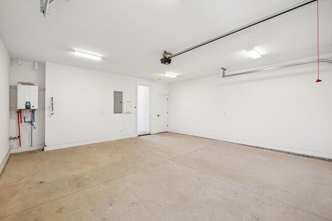 Building Photo - 1019 12th Ave N