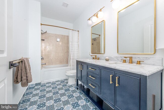 Building Photo - 901 N Penn St