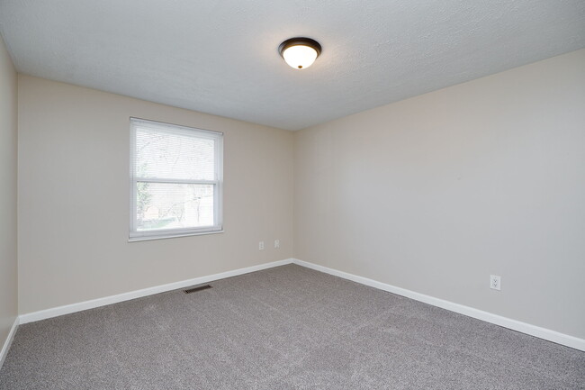 Building Photo - 3800 Corkwood Dr