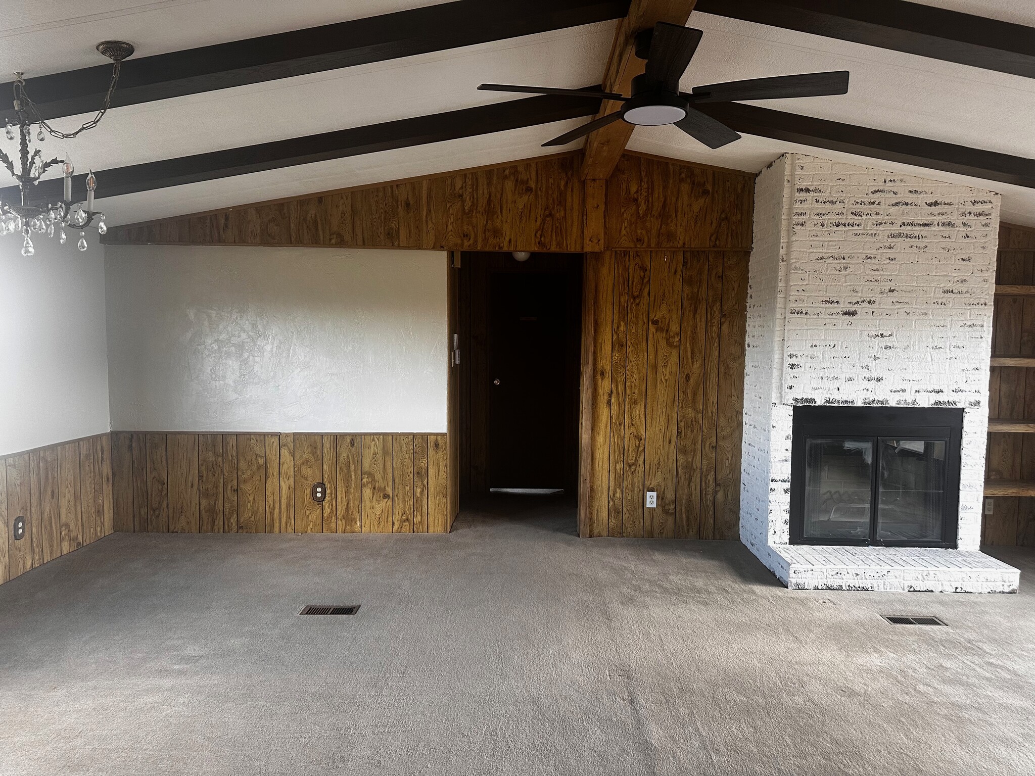 Main Living - 258 County Road 342
