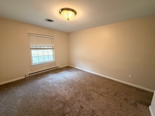 Building Photo - Ranch, 2-bed, 2 bath