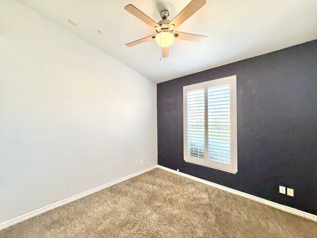 Building Photo - Move-In Ready 3 Bedroom 2 Bathroom Hemet Pool Home with Solar