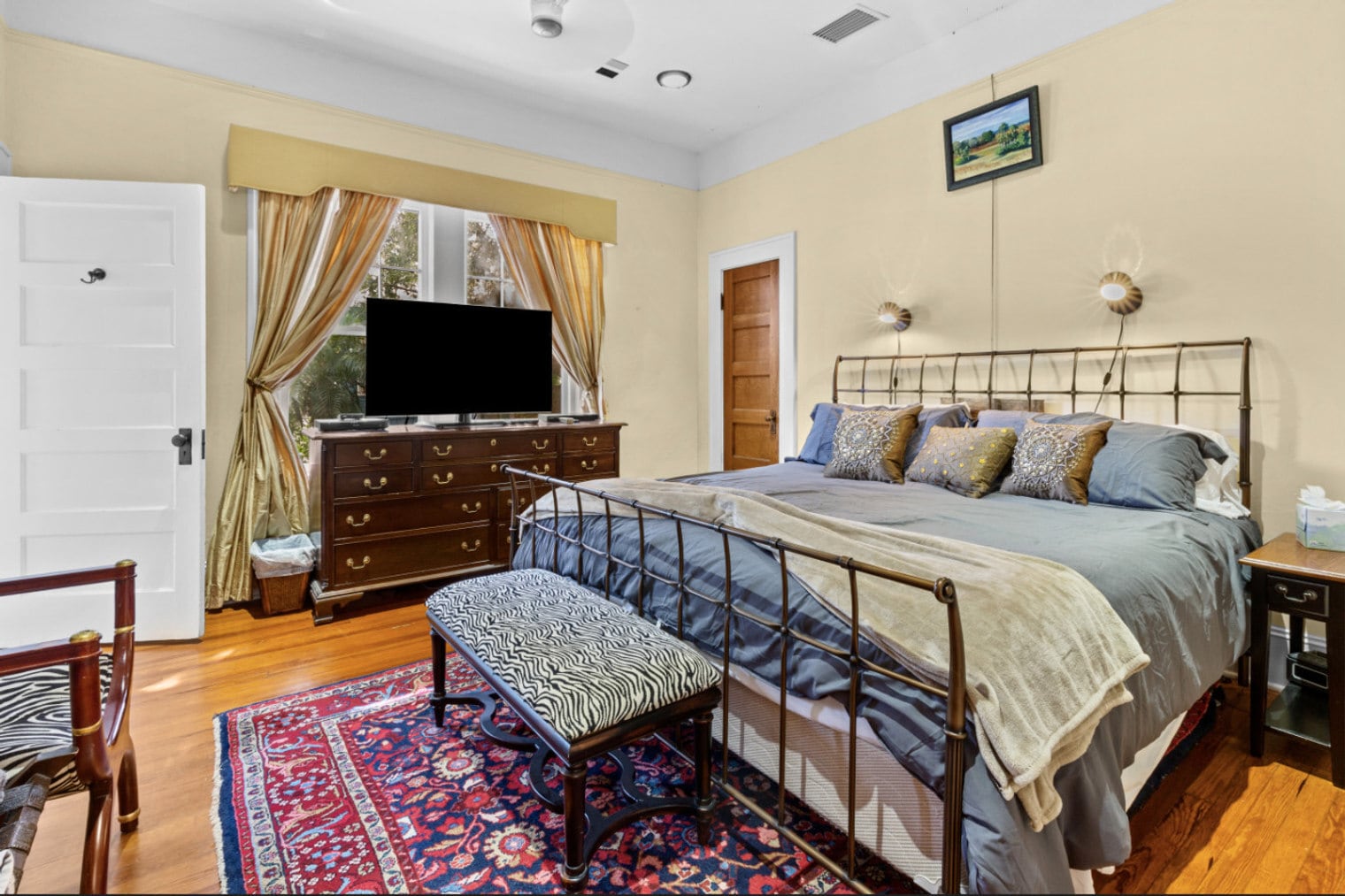 Building Photo - 305 NE 4 St