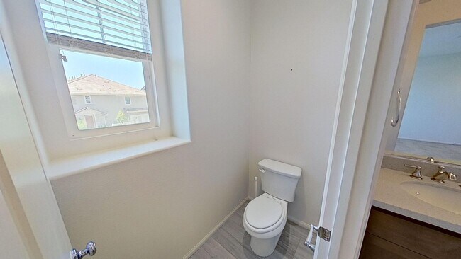 Building Photo - Large 2 Bedroom Townhome at The Village, L...