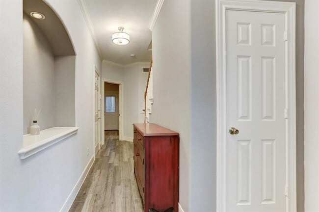 Building Photo - 248 Westcott St