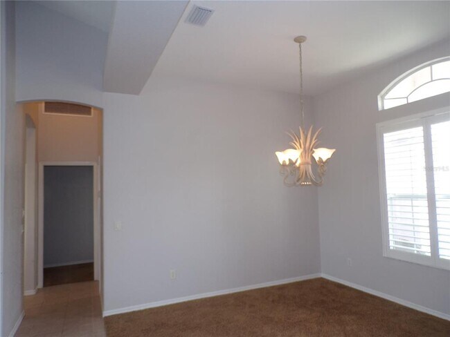 Building Photo - 2732 Royal Palm Dr