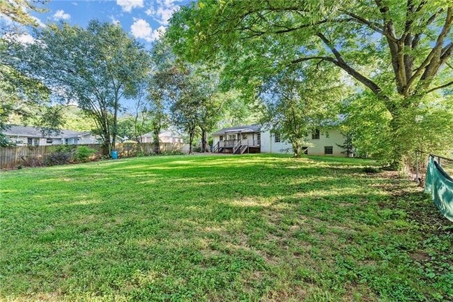 Building Photo - 410 Milton Ave