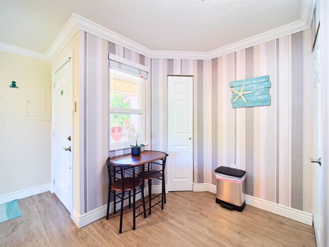 Building Photo - 19218 Glenmoor Dr