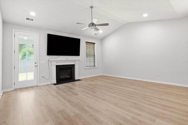 Building Photo - 8646 Windsor Hill Blvd