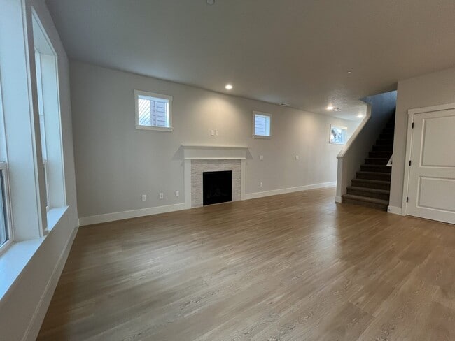 Building Photo - Modern 2025-Built 4 Bedroom Home with EV Charging, 5kW Solar, Open-Concept Living, Scenic Outdoor...