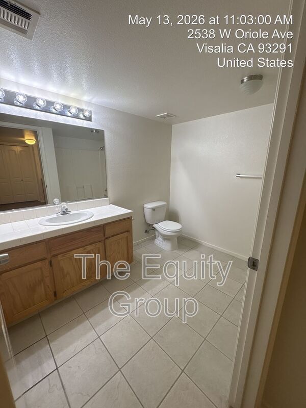 Building Photo - 2534 W Oriole Ave