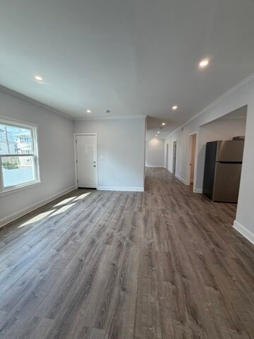 Building Photo - 220 5th St