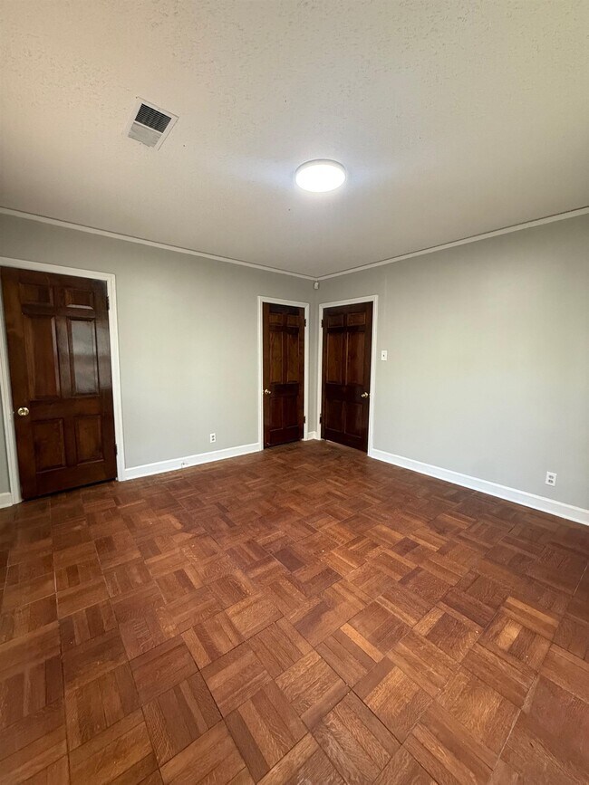 Building Photo - 3443 Barron Ave