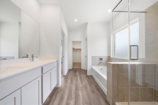 Building Photo - 807 Brazos Trl