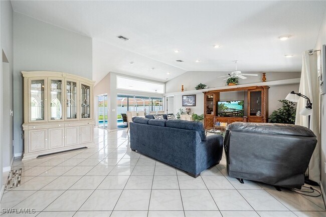 Building Photo - 11895 Claremont Dr
