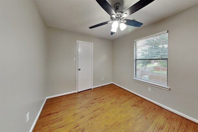 Building Photo - 3723 Hidden Brook Ln