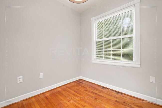 Building Photo - 214 Upham St
