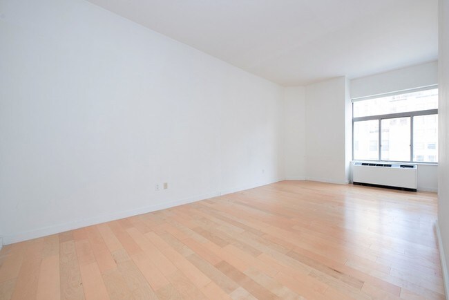 Building Photo - 2 Bedroom @ 90W !
