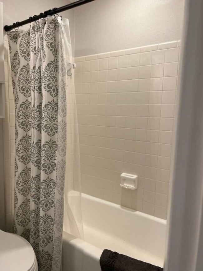 Building Photo - 1BR/1BA Newly Renovated Canal front Condo on Venice Island