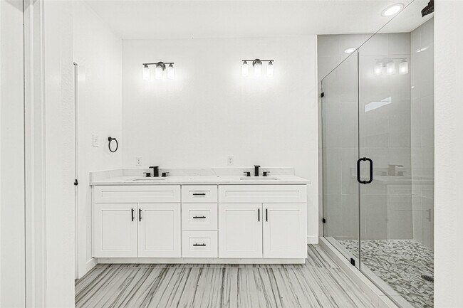 Building Photo - 9316 Waller St