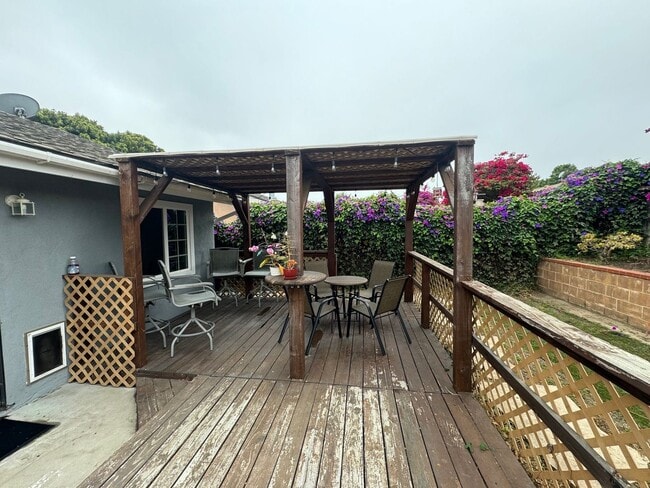 Building Photo - Coming soon!! beautiful spacious 3 bedroom...