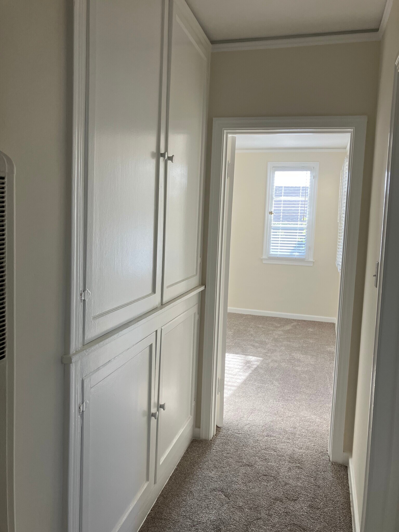 Building Photo - 834 12th St