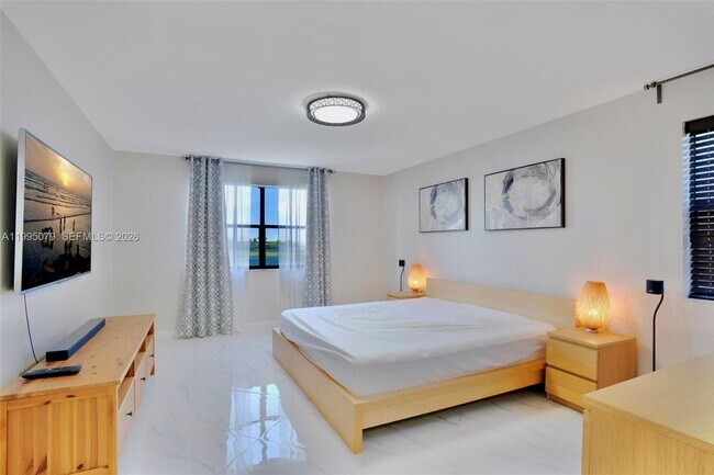 Building Photo - 605 Ives Dairy Rd