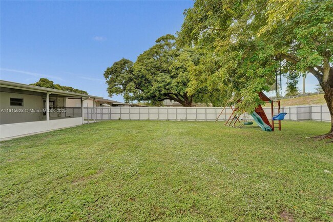 Building Photo - 6283 Sherman St