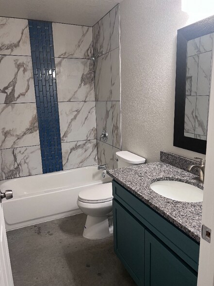 Building Photo - 404 Scott St